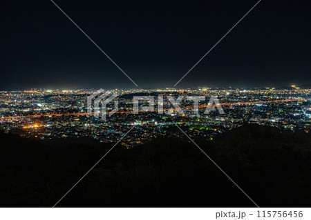 油山片江展望台から見る福岡市の夜景 油山片江展望台から見る福岡市の夜景 115756456