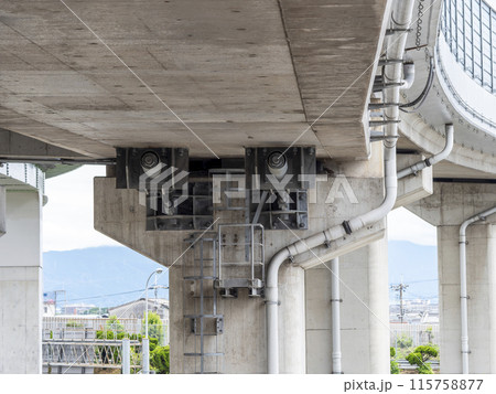 高架橋の耐震補強装置 115758877