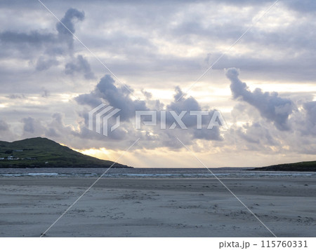 Beautiful sunset at Portnoo Narin beach in County Donegal - Ireland 115760331