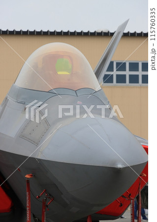 F22ラプターの機首 戦闘機のコクピット F22ラプターの機首 戦闘機のコクピット 115760335