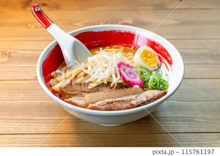 もやし入り 味噌チャーシューらーめん もやし入り 味噌チャーシューらーめん 115761197