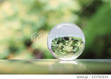 ガラス玉のスピリチュアルなイメージ ガラス玉のスピリチュアルなイメージ 115761634
