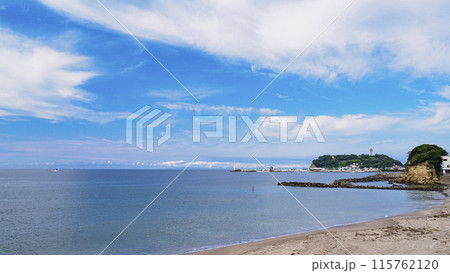 美しい海岸（七里ガ浜・稲村ケ崎・腰越）沿いの風景（富士山が見える初夏） 115762120