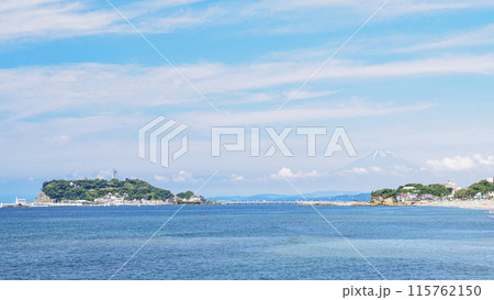 美しい海岸（七里ガ浜・稲村ケ崎・腰越）沿いの風景（富士山が見える初夏） 115762150