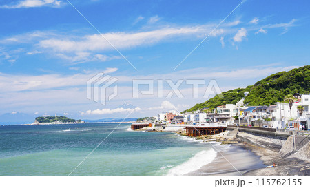 美しい海岸（七里ガ浜・稲村ケ崎・腰越）沿いの風景（富士山が見える初夏） 115762155