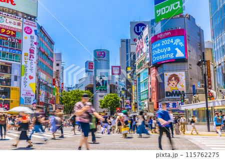 日本の東京都市景観 復活インバウンド…外国人観光客らで埋め尽くされる渋谷駅前…=6月19日 日本の東京都市景観 復活インバウンド…外国人観光客らで埋め尽くされる渋谷駅前…=6月19日 115762275