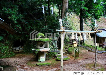 大庭の大宮さん・神魂さん… 日本最古の大社造り国宝・本殿【神魂神社】 大庭の大宮さん・神魂さん… 日本最古の大社造り国宝・本殿【神魂神社】 115762534