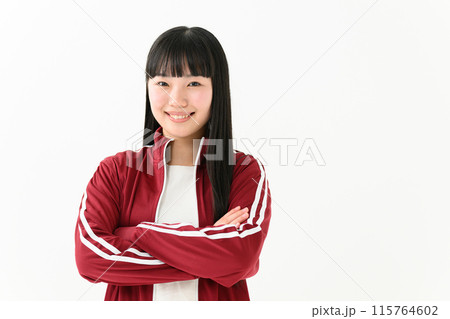 女子高生　ジャージ　腕組み 115764602