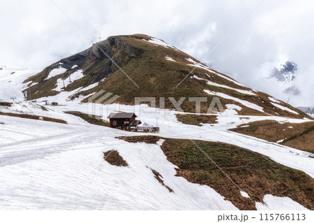 Grindelwald first summit hut 115766113