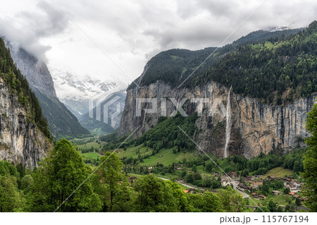 Lauterbrunnen town and Staubbach Waterfall Lauterbrunnen town and Staubbach Waterfall 115767194