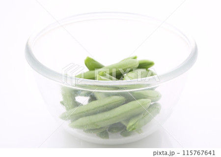 酢をとったスナップエンドウガラスボール入り 115767641