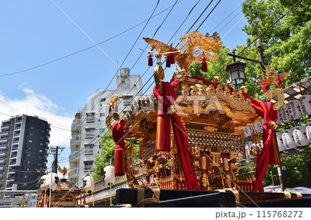 湯島天神例大祭の神輿渡御　東京 115768272