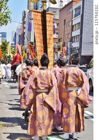 湯島天神例大祭の神輿渡御　東京 115768282