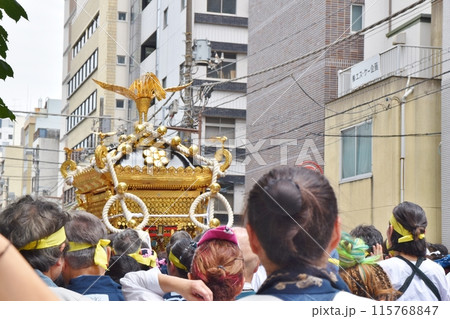 鳥越まつりの千貫神輿　東京 115768847