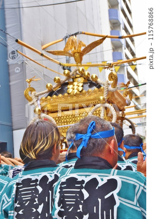 鳥越まつりの千貫神輿　東京 115768866