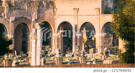 Rome, Italy. Columns Of The Historic Centre Of Rome. Roman Forum Is A UNESCO World Heritage Site Rome, Italy. Columns Of The Historic Centre Of Rome. Roman Forum Is A UNESCO World Heritage Site 115769042