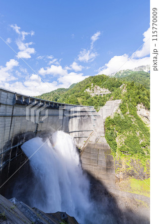 黒部ダム観光放水 富山県立山町 黒部ダム観光放水 富山県立山町 115770009