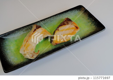 ブリの塩焼き ブリの塩焼き 115771697