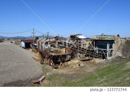 砕石工場 建設資材の生産現場 115771744