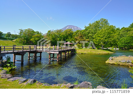 京極町 新緑のふきだし公園 蝦夷富士(えぞふじ)羊蹄山 京極町 新緑のふきだし公園 蝦夷富士(えぞふじ)羊蹄山 115771859
