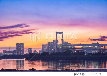 レインボーブリッジの夕暮れ レインボーブリッジの夕暮れ 115771968