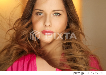 Beautiful woman with volume hairstyle wearing gold pearl jewellery, long luxurious hair and beauty makeup look, face portrait for luxury fashion and cosmetics concept Beautiful woman with volume hairstyle wearing gold pearl jewellery, long luxurious hair and beauty makeup look, face portrait for luxury fashion and cosmetics concept 115775195