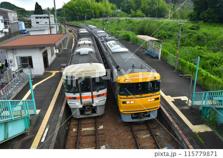 キハ25とキヤ95 115779871