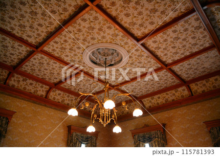威風堂々たる明治期の西洋風館「旧函館区公会堂」・内観 威風堂々たる明治期の西洋風館「旧函館区公会堂」・内観 115781393