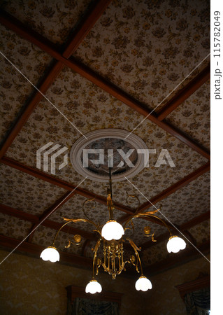 威風堂々たる明治期の西洋風館「旧函館区公会堂」・内観 115782049