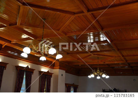 威風堂々たる明治期の西洋風館「旧函館区公会堂」・内観 威風堂々たる明治期の西洋風館「旧函館区公会堂」・内観 115783165