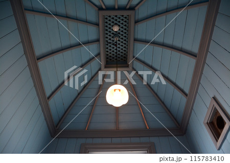 威風堂々たる明治期の西洋風館「旧函館区公会堂」・内観 威風堂々たる明治期の西洋風館「旧函館区公会堂」・内観 115783410