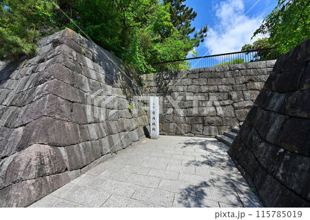 伊丹氏・荒木村重が居城 摂津「有岡城」の現在の様子 伊丹氏・荒木村重が居城 摂津「有岡城」の現在の様子 115785019