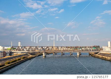 神崎川橋梁と青空 神崎川橋梁と青空 115785177