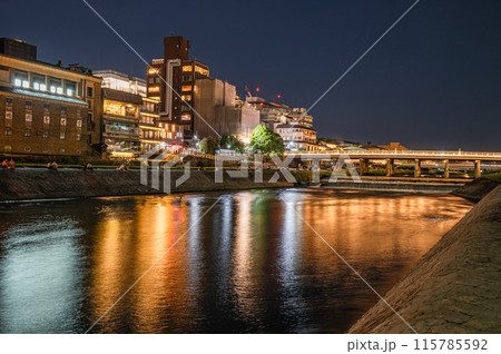 京都鴨川夜景 三条大橋下流側 京都鴨川夜景 三条大橋下流側 115785592