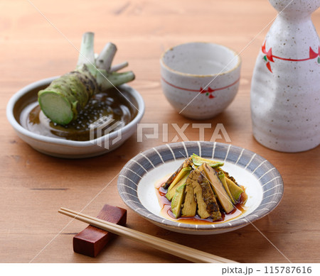 ツーンと辛い 本わさび（生山葵）の醤油漬け わさびのシャキシャキの食感がおもしろい一品 115787616