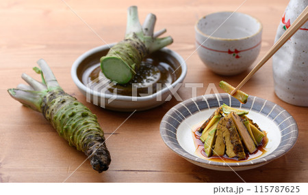 ツーンと辛い 本わさび（生山葵）の醤油漬け わさびのシャキシャキの食感がおもしろい一品 115787625