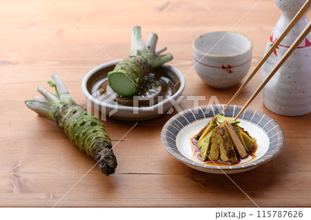 ツーンと辛い 本わさび（生山葵）の醤油漬け わさびのシャキシャキの食感がおもしろい一品 115787626