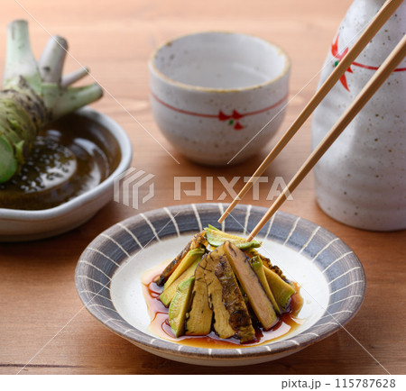 ツーンと辛い 本わさび(生山葵)の醤油漬け わさびのシャキシャキの食感がおもしろい一品 ツーンと辛い 本わさび(生山葵)の醤油漬け わさびのシャキシャキの食感がおもしろい一品 115787628