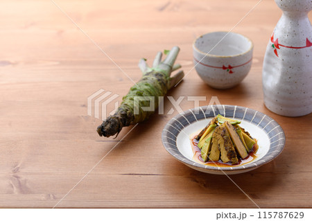 ツーンと辛い 本わさび(生山葵)の醤油漬け わさびのシャキシャキの食感がおもしろい一品 ツーンと辛い 本わさび(生山葵)の醤油漬け わさびのシャキシャキの食感がおもしろい一品 115787629