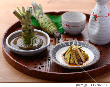 ツーンと辛い 本わさび(生山葵)の醤油漬け わさびのシャキシャキの食感がおもしろい一品 ツーンと辛い 本わさび(生山葵)の醤油漬け わさびのシャキシャキの食感がおもしろい一品 115787664