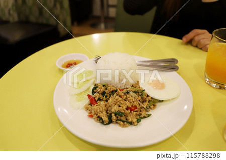 スワンナプーム空港　タイ・バンコク　タイ料理 115788298