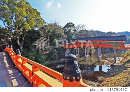 大分県の宇佐神宮寄藻川に架かる神橋と呉橋 大分県の宇佐神宮寄藻川に架かる神橋と呉橋 115791437