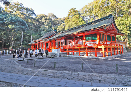 日本三大八幡宮朱塗りの宇佐神宮下宮 115791445