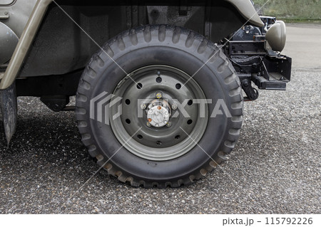 車のタイヤ　ホイール　old  Wheel of the car 115792226