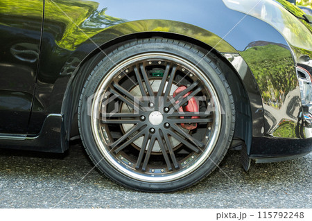 車のタイヤ　ホイール　old  Wheel of the car 115792248