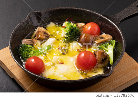 鯛のアヒージョ 115792576