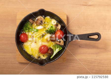 鯛のアヒージョ 鯛のアヒージョ 115792580