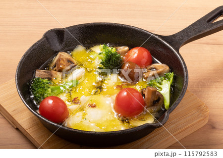 鯛のアヒージョ 鯛のアヒージョ 115792583