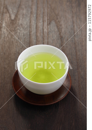 注がれた緑茶 注がれた緑茶 115792972