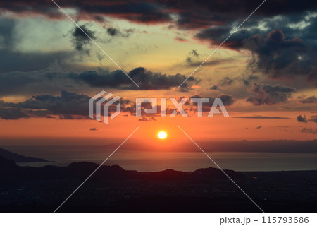 夕陽と海　☆mar_lapin 115793686